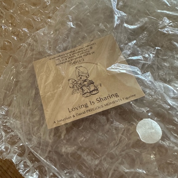 Precious Moments New in Box ‘Loving is Sharing’ - Picture 4 of 7